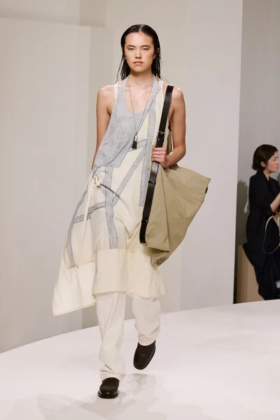 Look 49